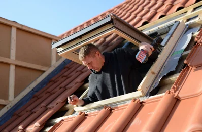 Pose de fenêtres de toit Velux à Willerval